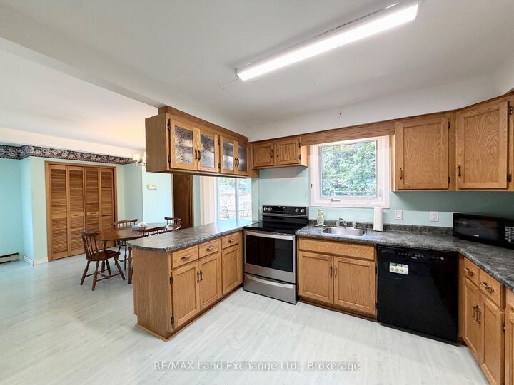Property Photo:  359 Crawford Street  ON N0H 2C2 