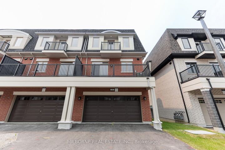 Property Photo:  38 Fred Beaton Place  ON L7B 1G2 