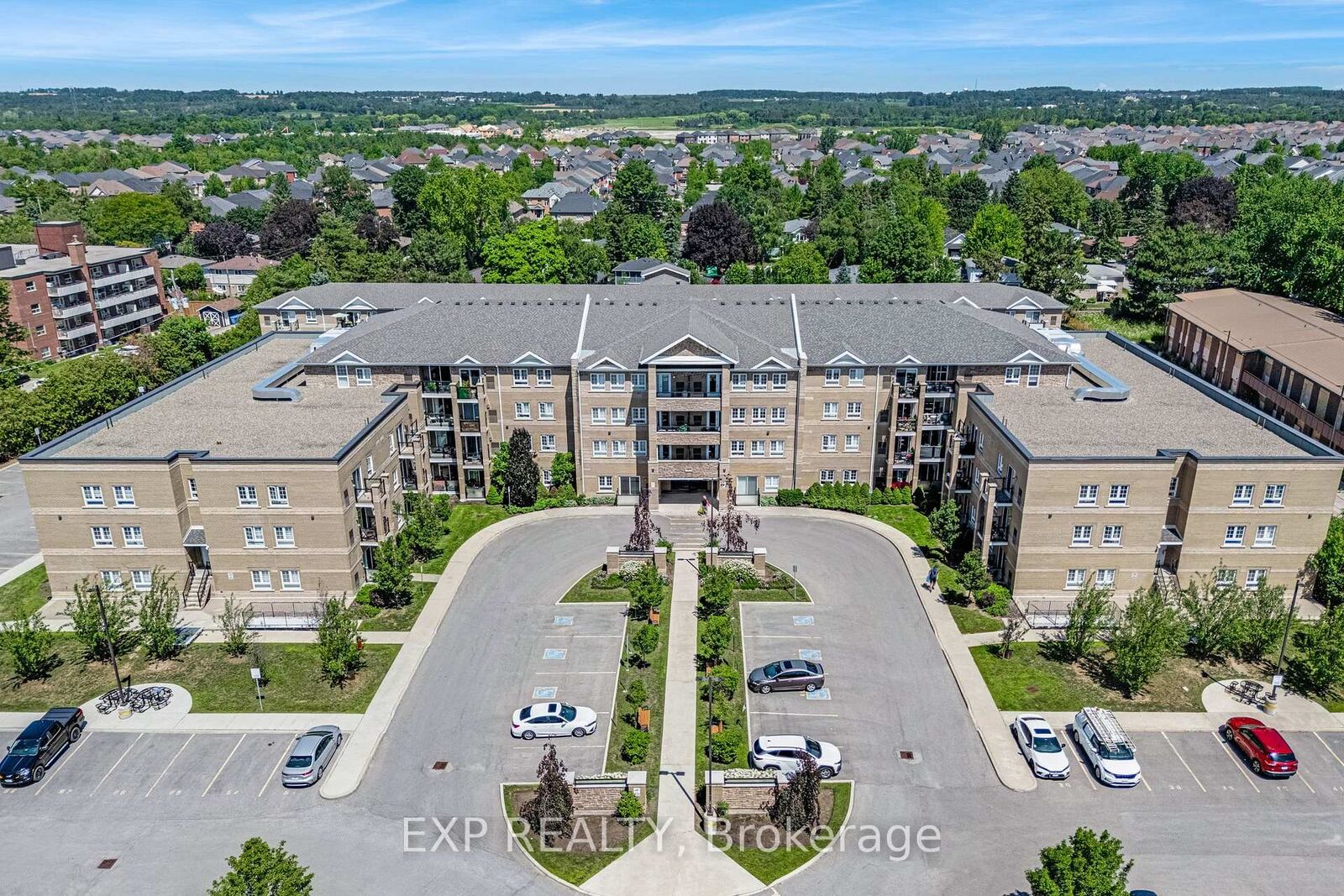 Property Photo:  481 Rupert Avenue 414  ON L4A 1V2 