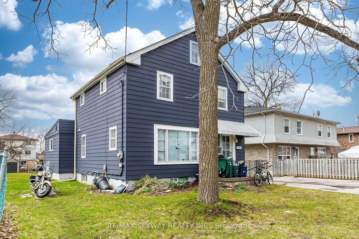 Property Photo:  1230 Duke Street  ON N3H 3V7 