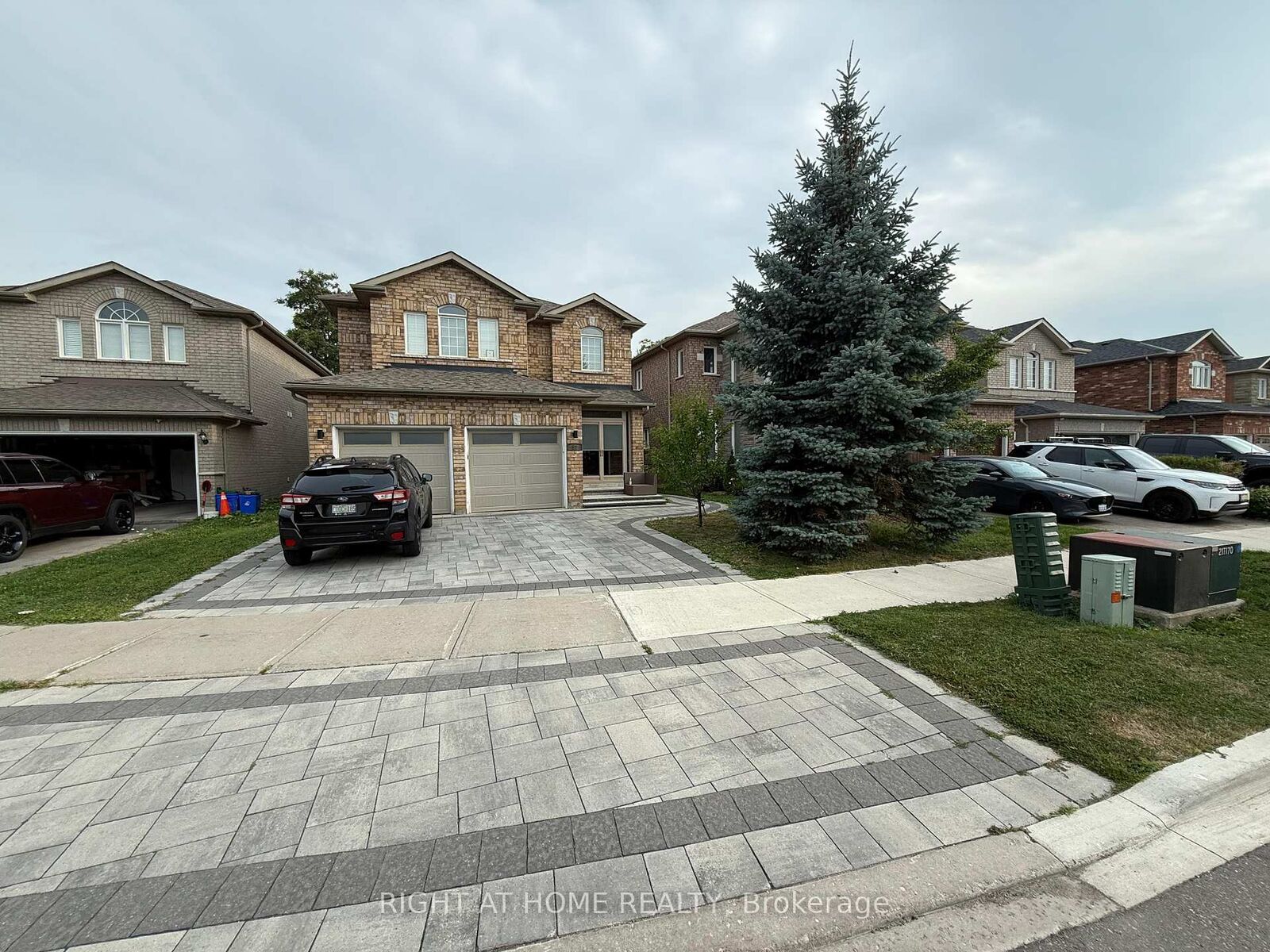 Property Photo:  57 Bayswater Avenue  ON L4E 4E6 
