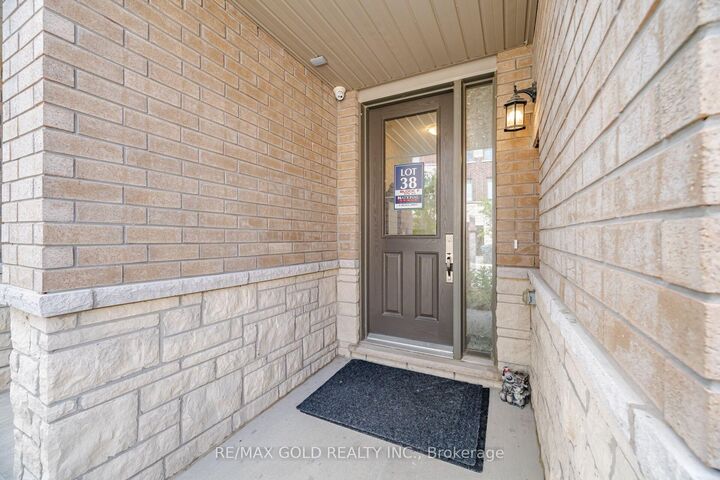 Property Photo:  9 Arcola Street  ON L6P 4N7 
