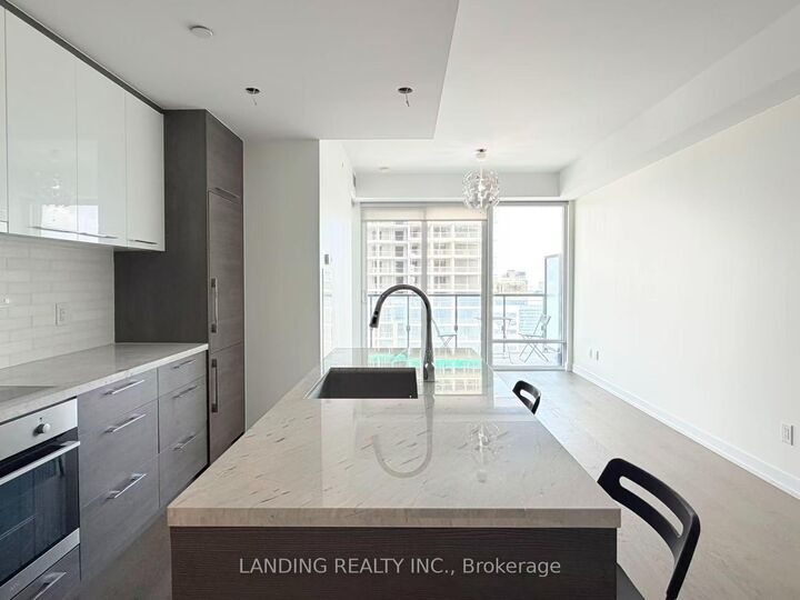 Property Photo:  488 University Avenue 2603  ON M5G 0C1 