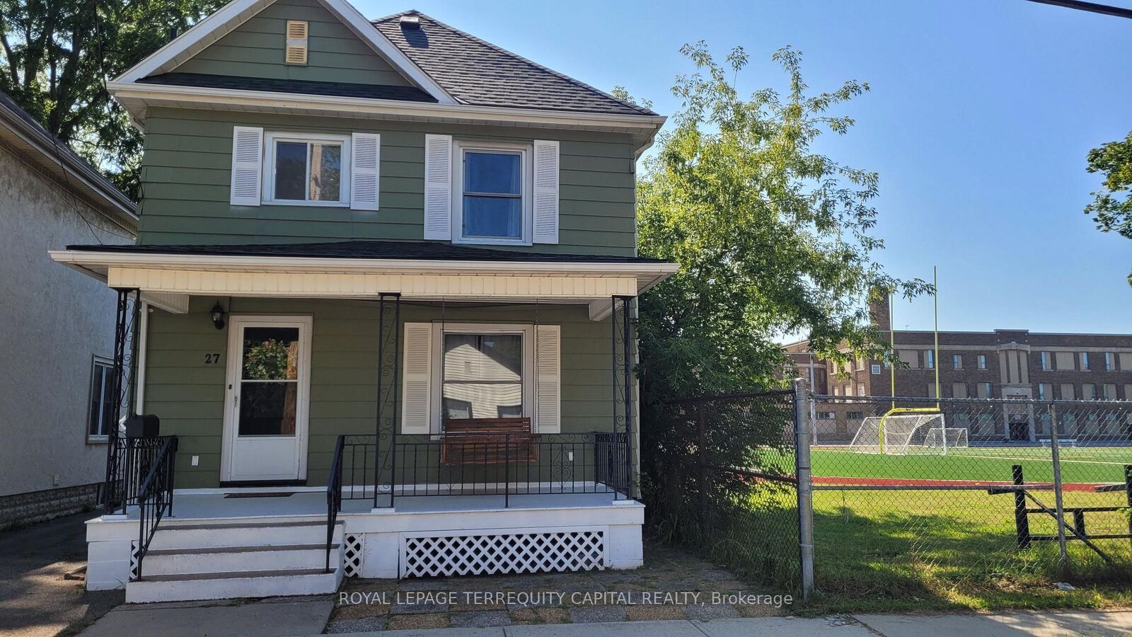Property Photo:  27 Woodland Avenue  ON L2R 5A1 