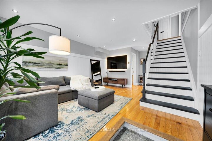 Property Photo:  514 Thelma Street  ON L7L 6W8 