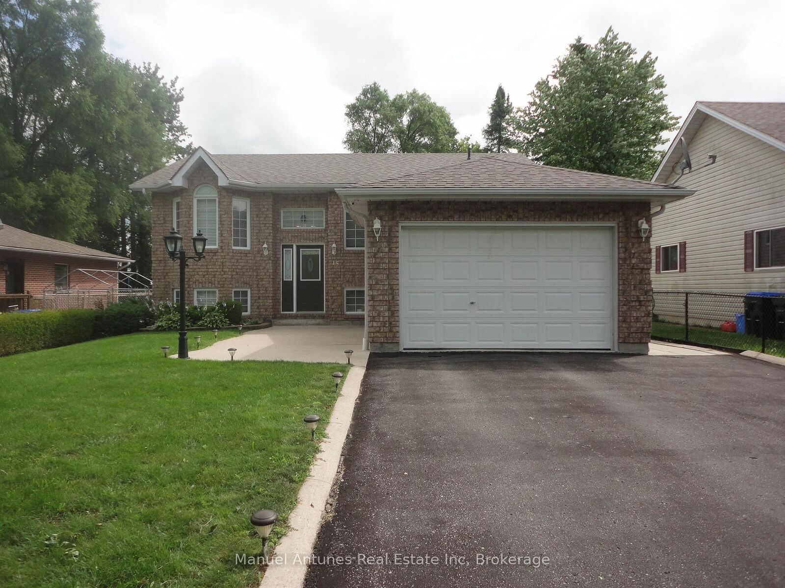 Property Photo:  15 47th Street N  ON L9Z 1Y5 