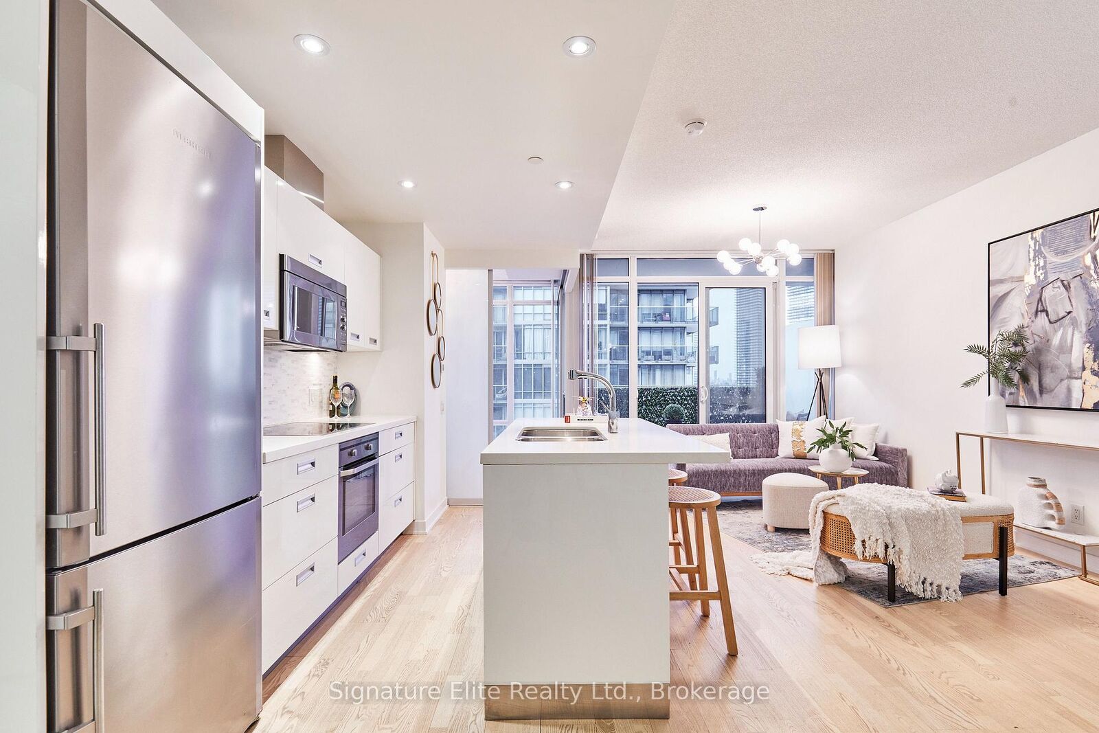 Property Photo:  88 Park Lawn Road 1210  ON M8Y 0B5 