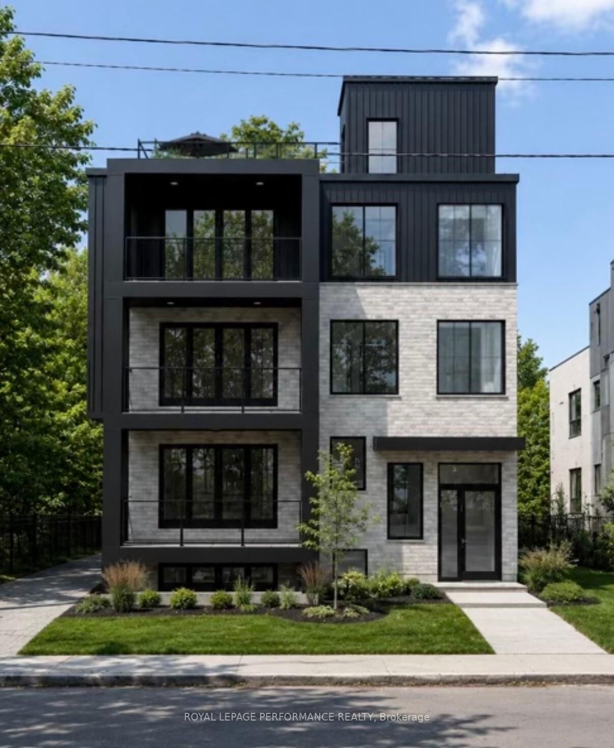 Property Photo:  344 Tweedsmuir Avenue 2  ON K1Z 5N4 