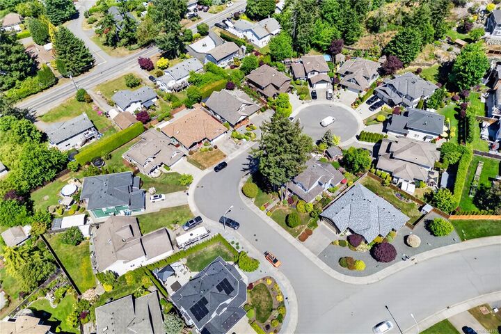 Property Photo:  5547 Sunridge Pl  BC V9T 6P5 