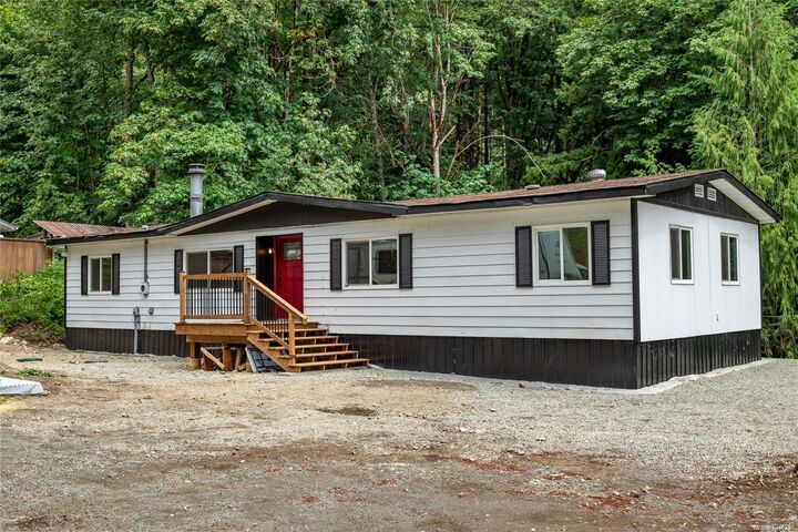 Property Photo: 7353 Neva Rd BC V0R 2G0