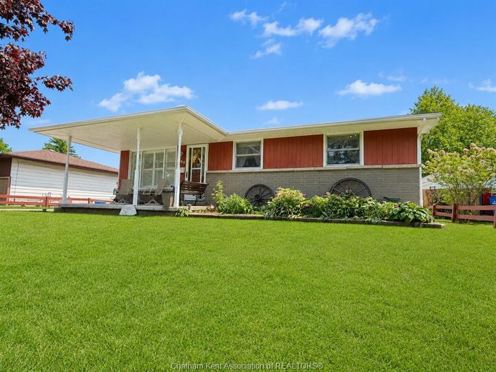 Property Photo: 751 Albert Street ON N8A 1Y8