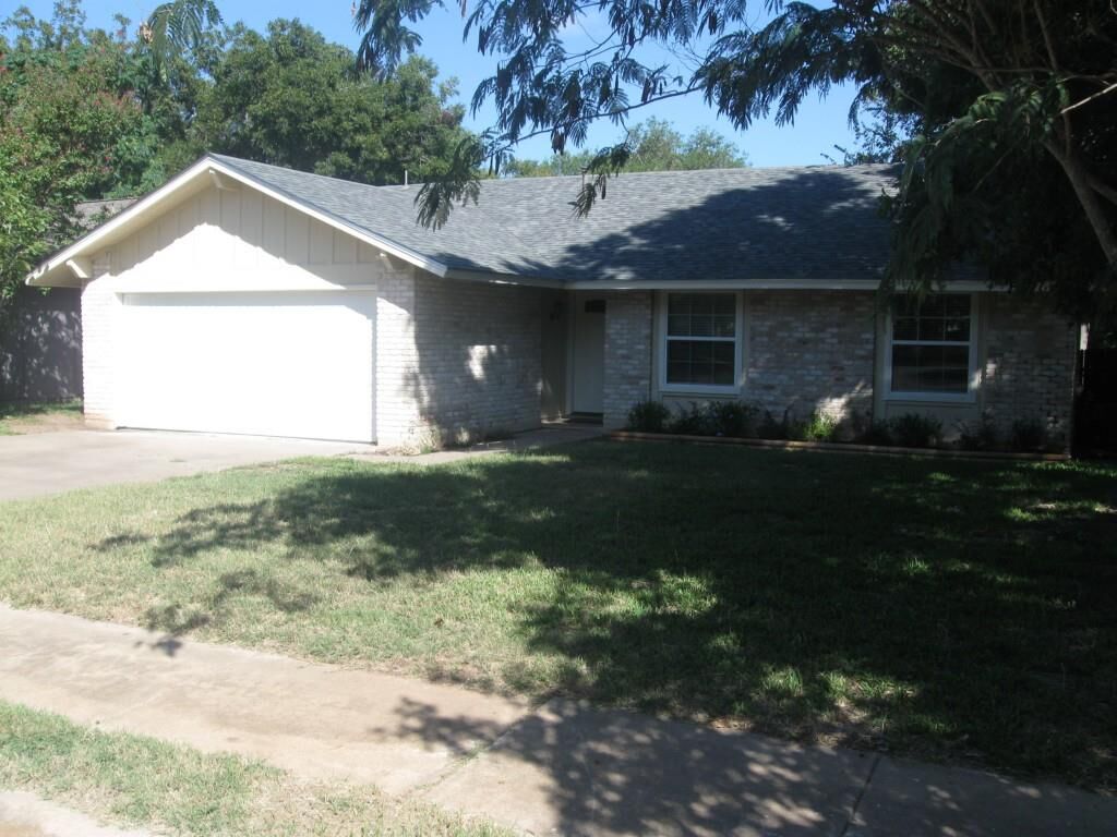 Property Photo:  10106 Missel Thrush Drive  TX 78750 