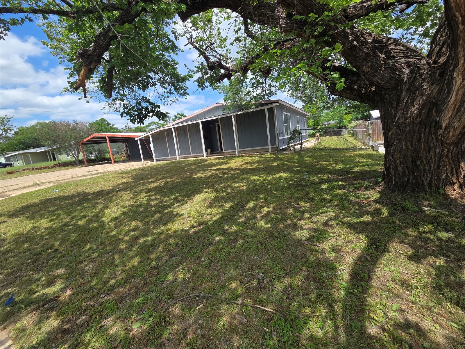 Property Photo:  708 Rockdale Road  TX 76567 