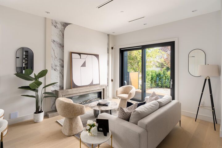 Property Photo:  1450 E 30th Avenue 1  BC V5N 3A2 