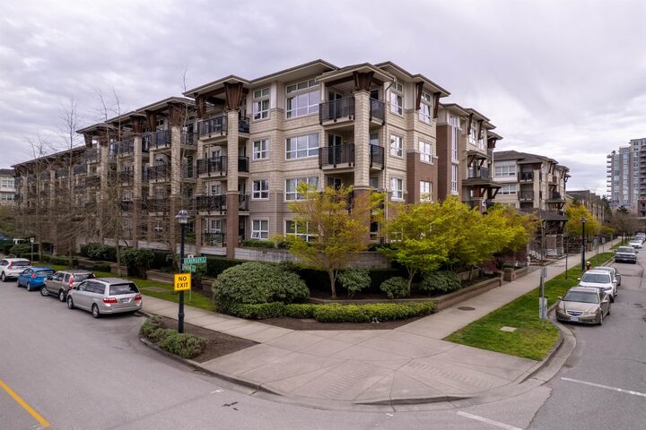 Property Photo:  6800 Eckersley Road 102  BC V6Y 0E7 