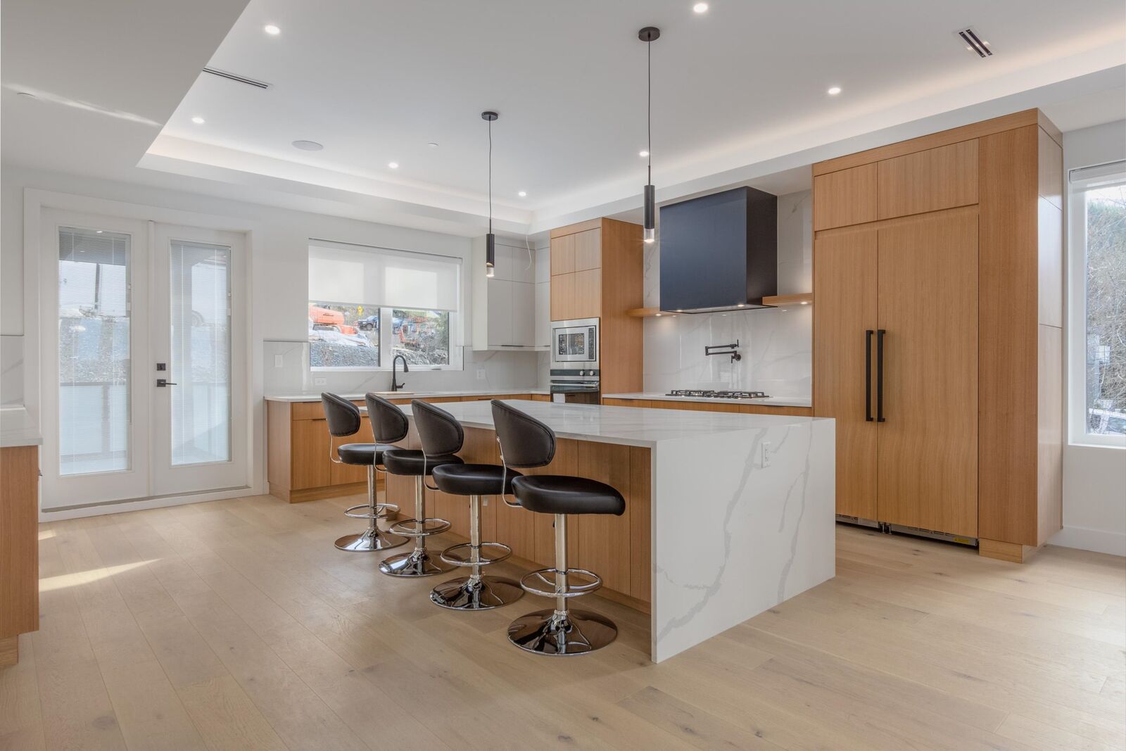 Property Photo: 3385 Mamquam Road 4 BC V8B 0E3