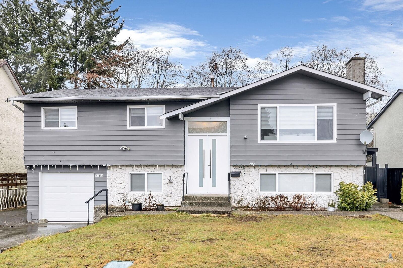 Property Photo: 11573 73A Avenue BC V4C 6Y5