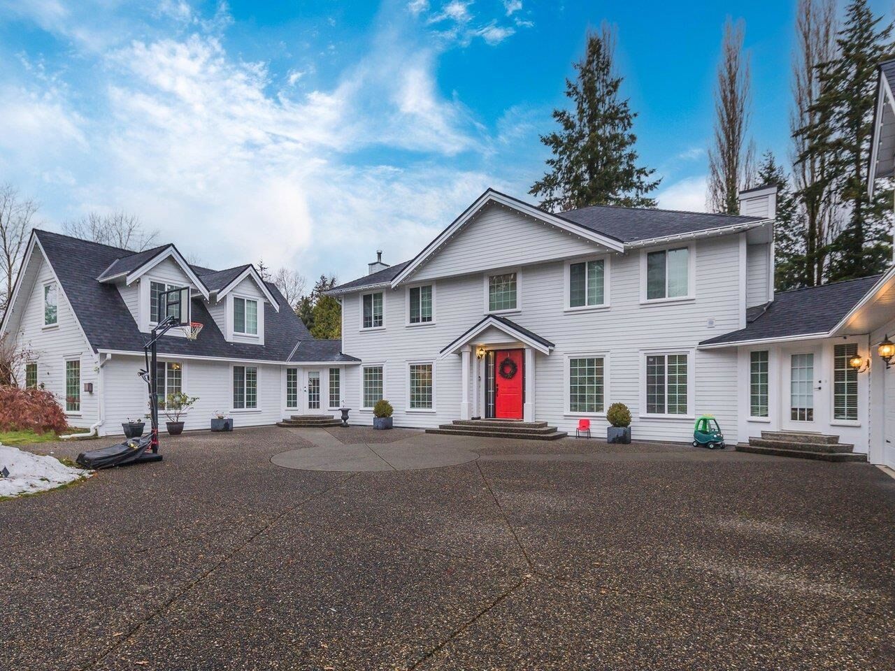 Property Photo: 17923 20 Avenue BC V3Z 9V2