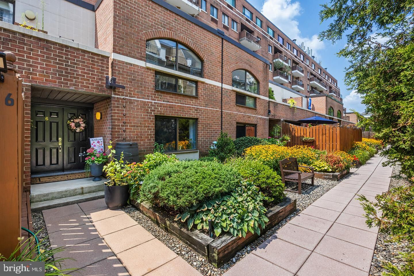 Property Photo:  200 Lombard Street 10 Gu-6  PA 19147 