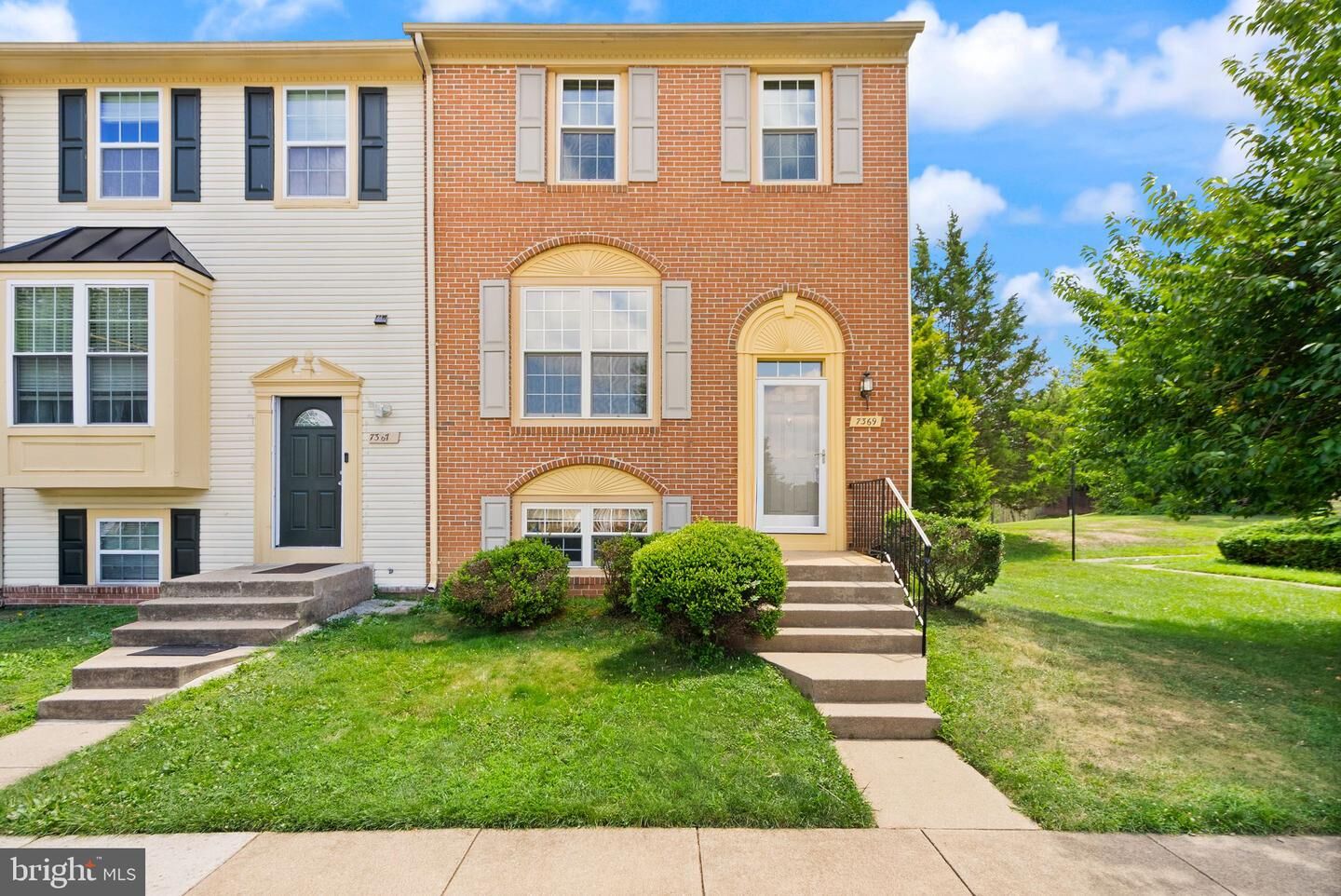 Property Photo: 7369 Rhondda Drive VA 22079
