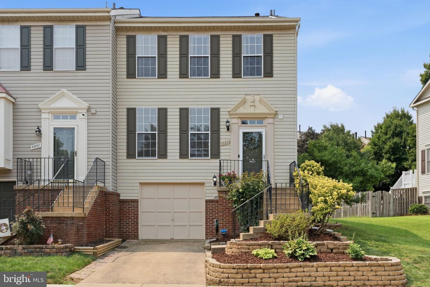 Property Photo:  43455 Postrail Square  VA 20147 