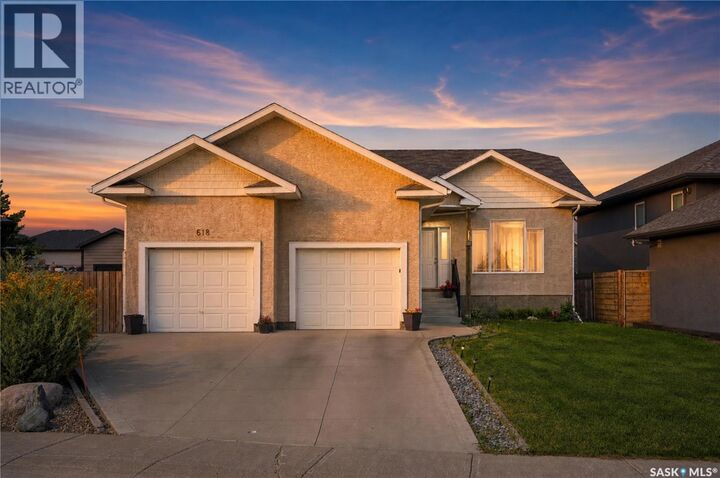 Property Photo: 618 Deer Court SK S0K 4S0