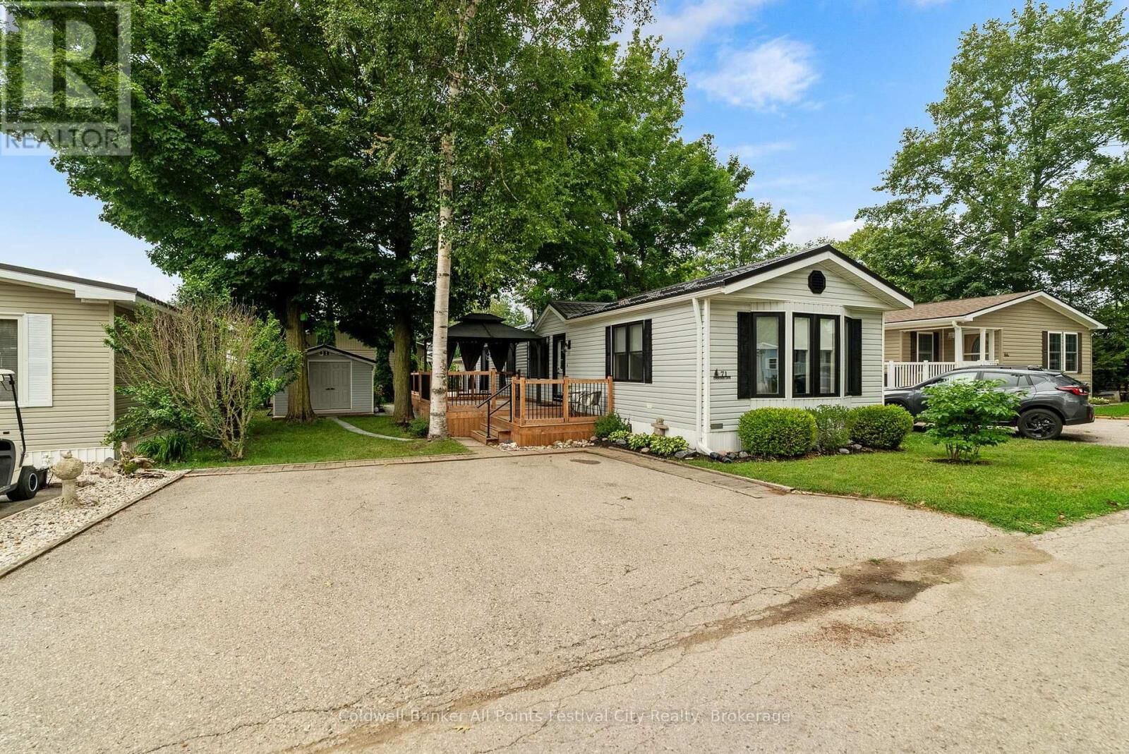 Property Photo:  71 Cherokee Lane  ON N7A 3Y2 