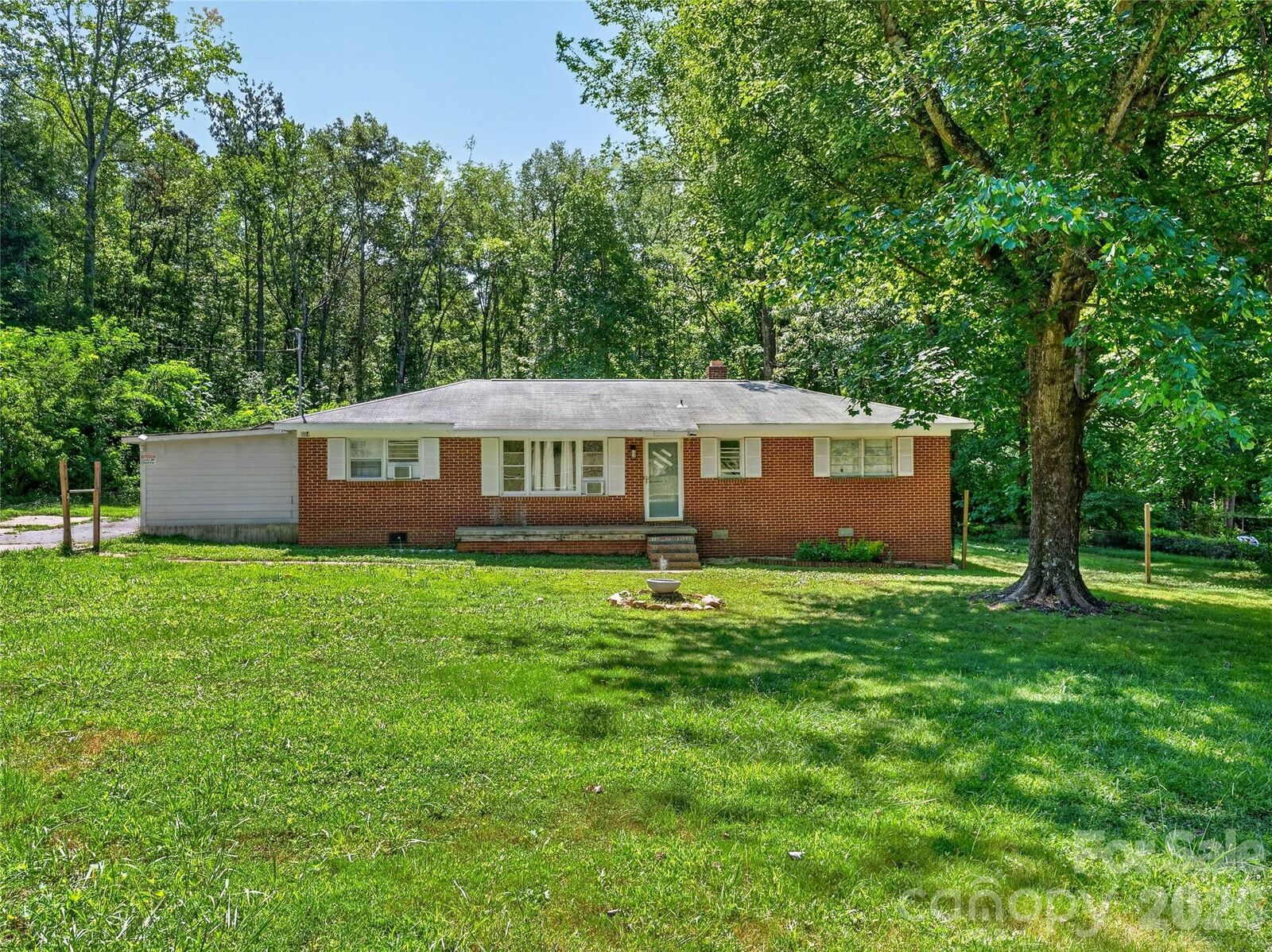 Property Photo: 604 Belue Mill Road SC 29356