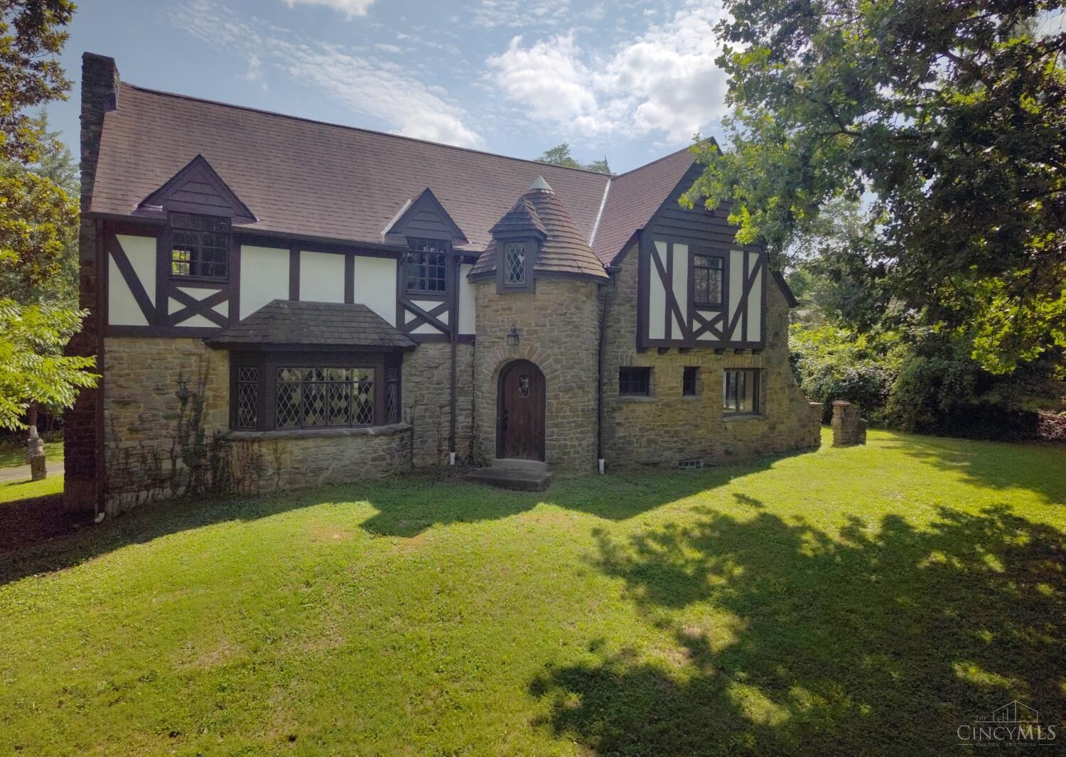 Property Photo: 2019 Adams Road OH 45231