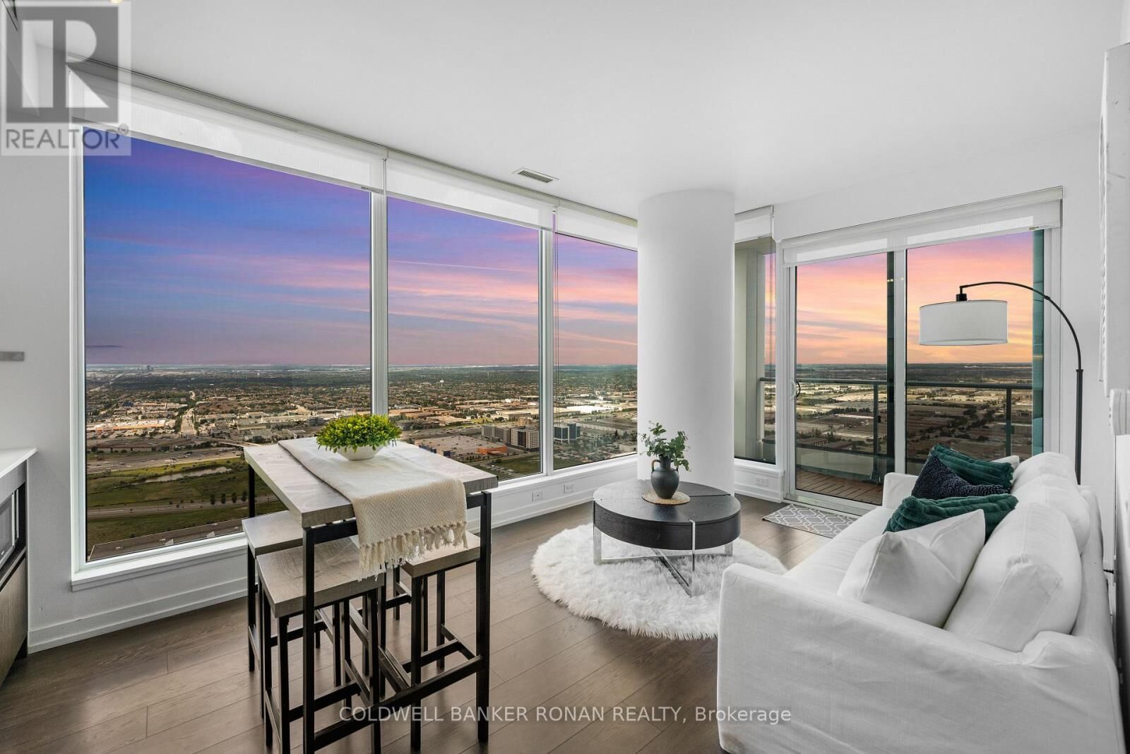 Property Photo:  5 Buttermill Avenue 5110  ON L4K 0J5 