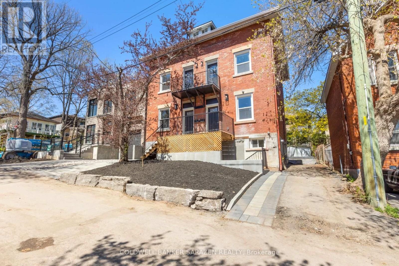 Photo de la propriété:  447 Green Avenue 2  ON K1M 1L1 