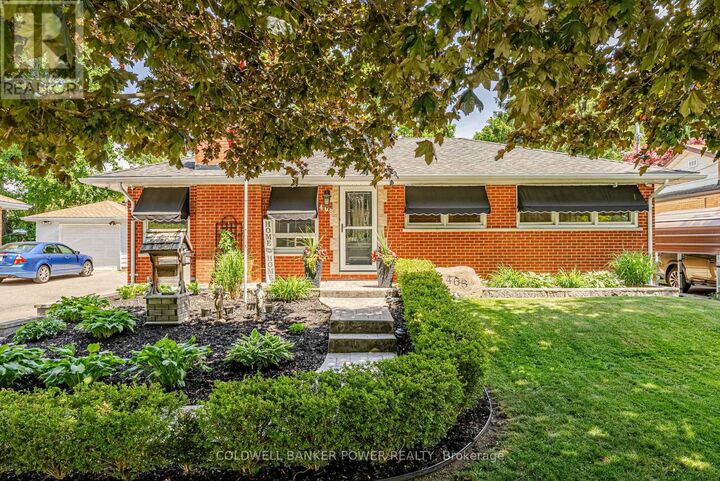 Property Photo:  468 Jellicoe Crescent  ON N6K 2M5 