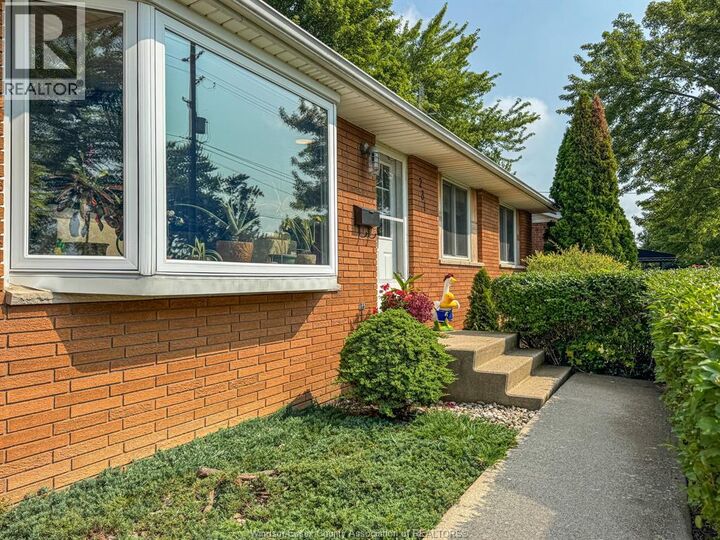 Property Photo:  281 Fairview East  ON N8M 2R4 