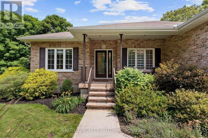 Property Photo: 876 Center Street ON K0A 1G0