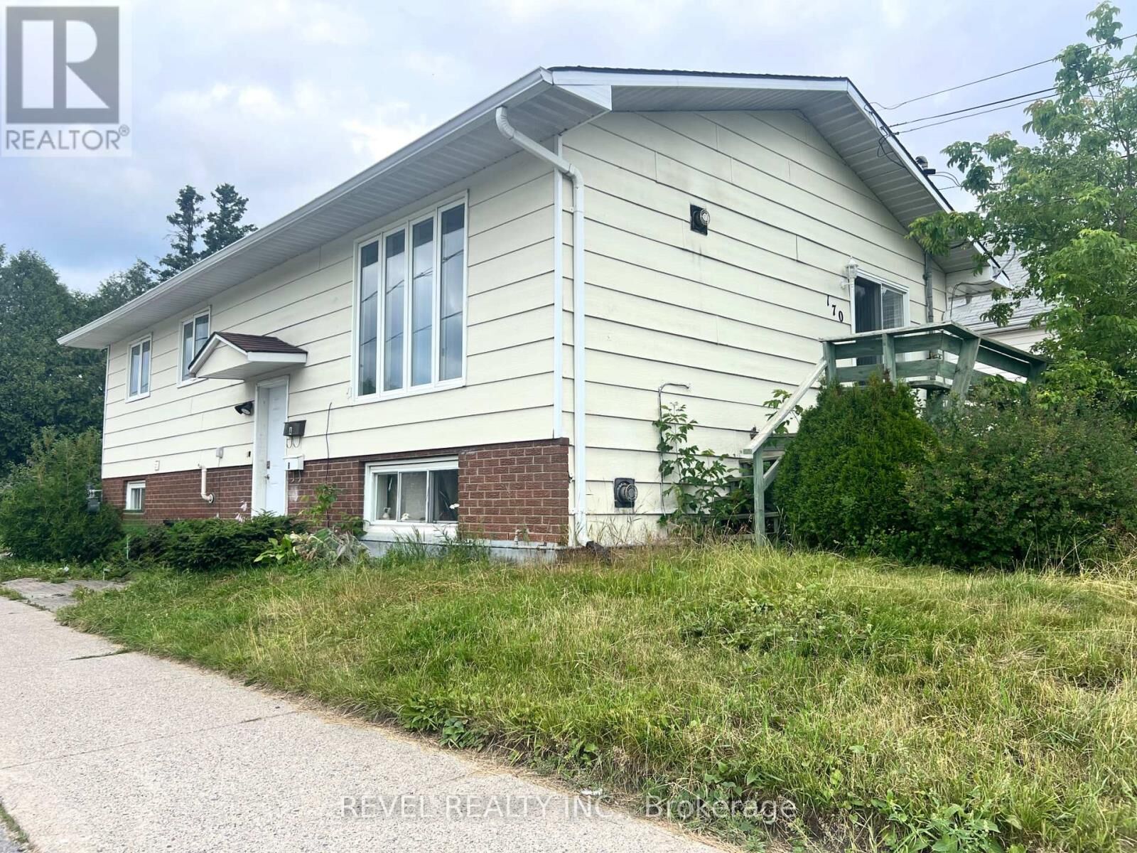 Property Photo:  170 Crescent Avenue  ON P4N 4J1 