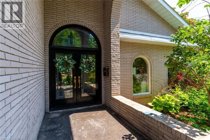 Property Photo:  267 Memorial Drive  ON N3R 7G6 