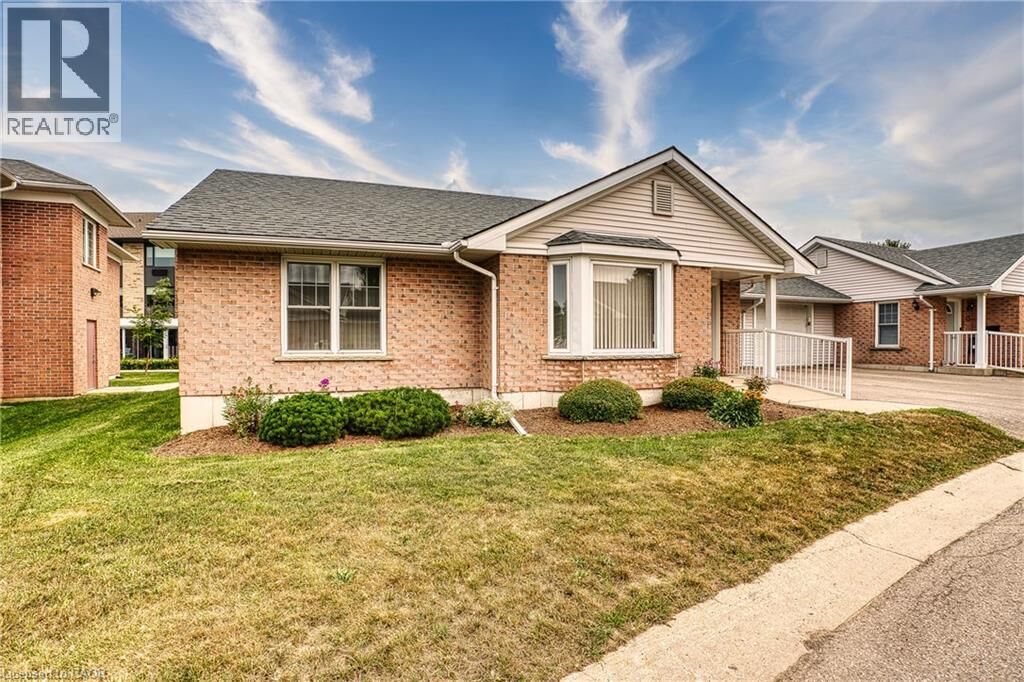 Property Photo: 750 Nelson Avenue South 14 ON N4W 3W1