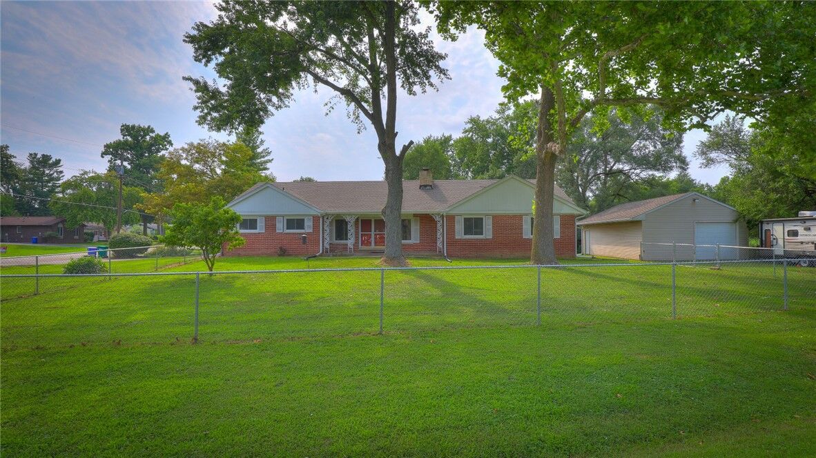 Property Photo:  1602 W Melrose Court  IL 62526 