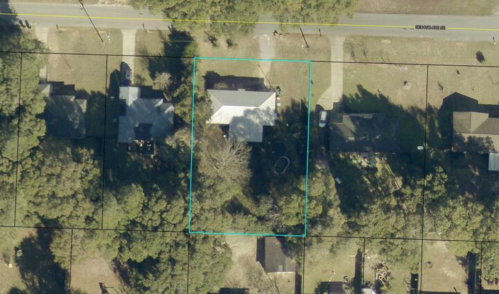 Property Photo:  2942 NE 2nd Avenue  FL 32539 