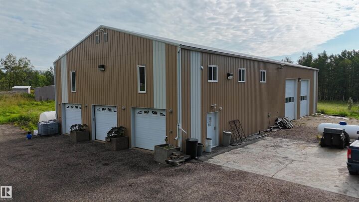 Property Photo: 27411 Twp Road 534 A AB T7X 3T6