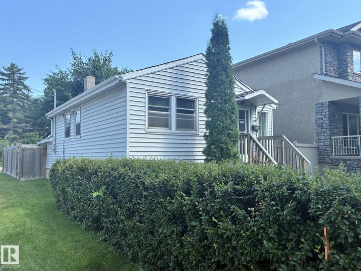 Property Photo:  9745 94 Street NW  AB T6C 3W1 