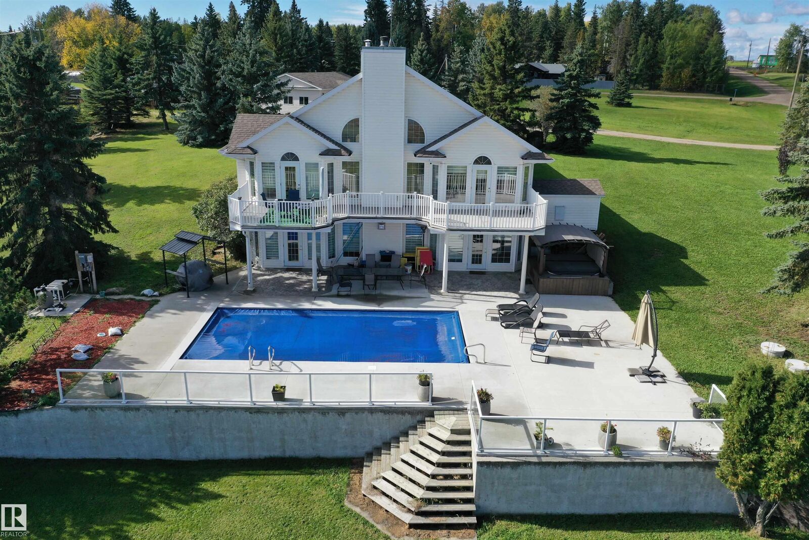 Property Photo: 205 1 Avenue AB T0C 0T0