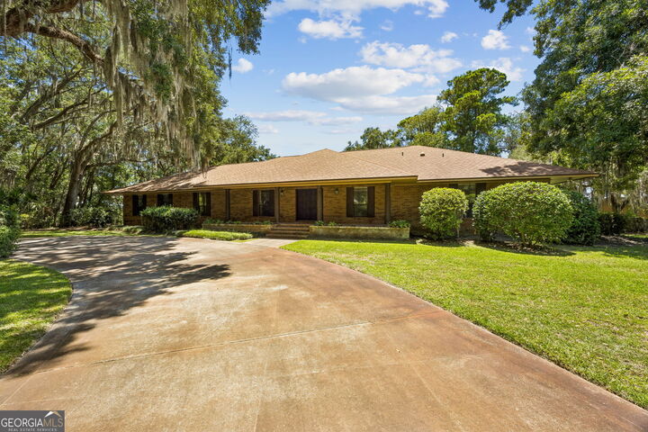 Property Photo:  811 Park Street  GA 31558 