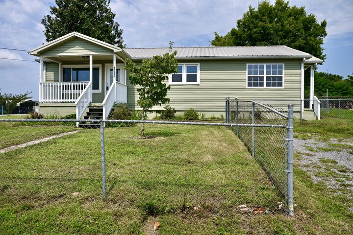Property Photo:  1025 Hawk Street NE  TN 37311 