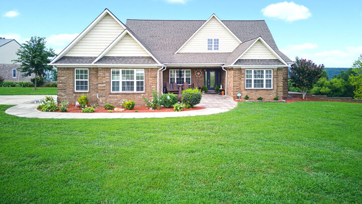 Property Photo: 1400 County Road 818 AL 35958