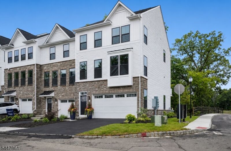 Property Photo:  18 Lafayette Ln  NJ 07082 