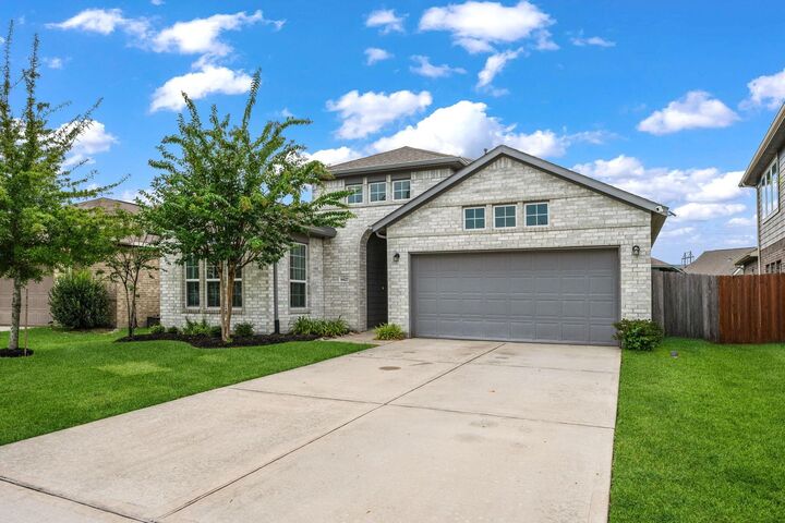Property Photo: 8827 W Crescent Lake Circle TX 77521
