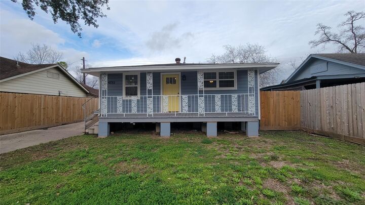 Property Photo: 4733 Jefferson Street TX 77023