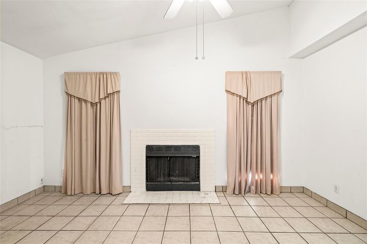 Property Photo:  3900 Woodchase Drive 138  TX 77042 