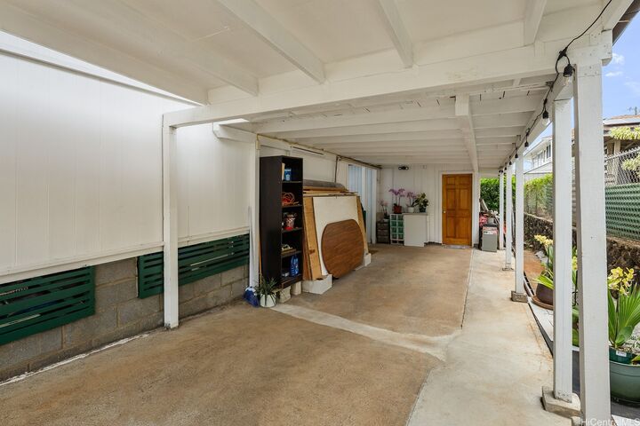 Property Photo: 3279 Hoanoho Place HI 96816